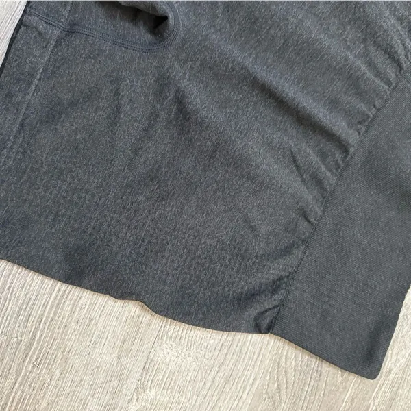 •SEAMLESS SHORTS• Gray Size M - Image 4