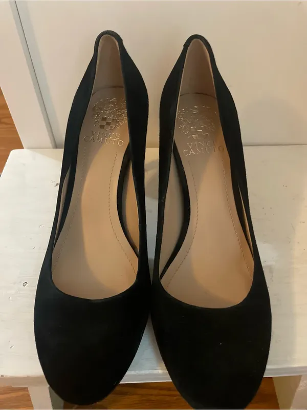 Vince Camuto Classic Black Suede Women's Pump - Elegant Mid Heel - Image 2