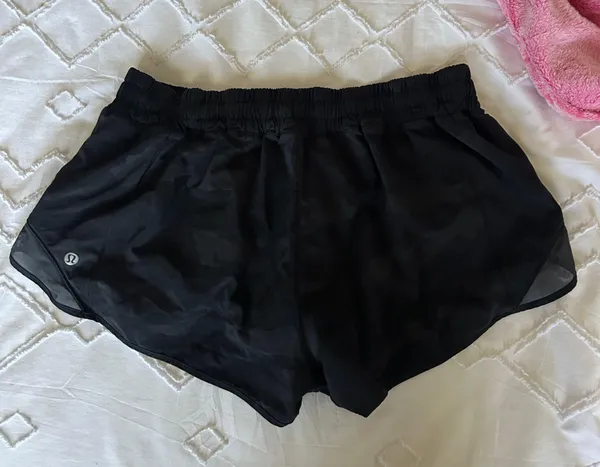 Lululemon Hotty Hot Shorts 2.5 - Image 3