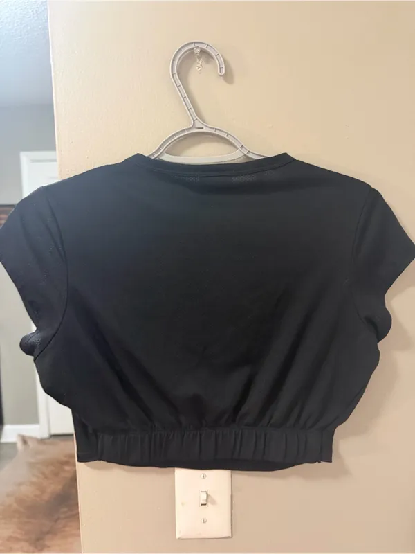 Gymshark Activewear Crop Top - Size Small (Excellent Condition) - Image 4