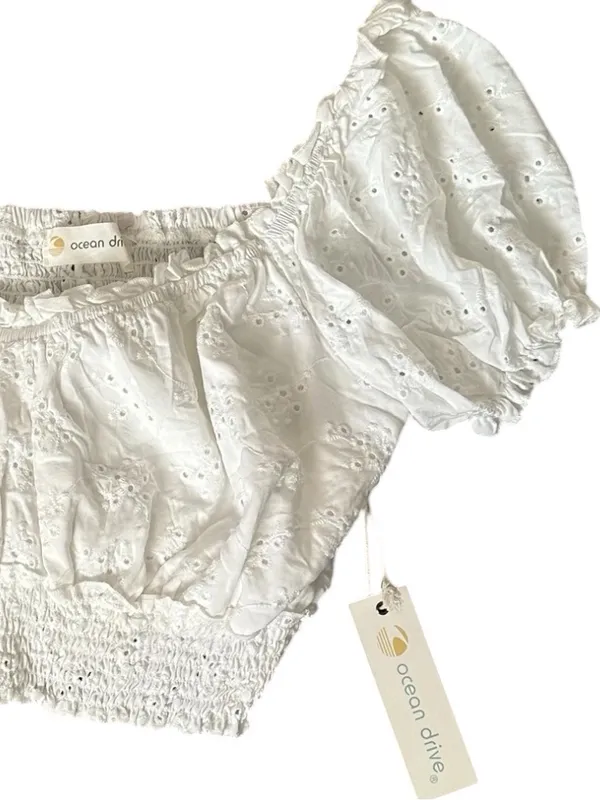 Ocean Drive white eyelet milkmaid cottagecore smocked hemline cropped boho top M - Image 6
