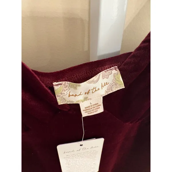 Band of the Free Women Burgundy Velvet Midi Dress V-Neck Pleated Bust Size L - Image 4