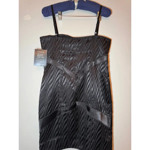 Retrofête Diana Black Bodycon Mini Cocktail Dress Women’s Size Medium - Image 4