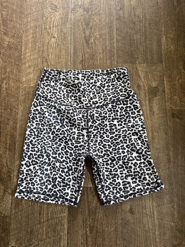 Black & White Leopard Print Biker Shorts - Image 3