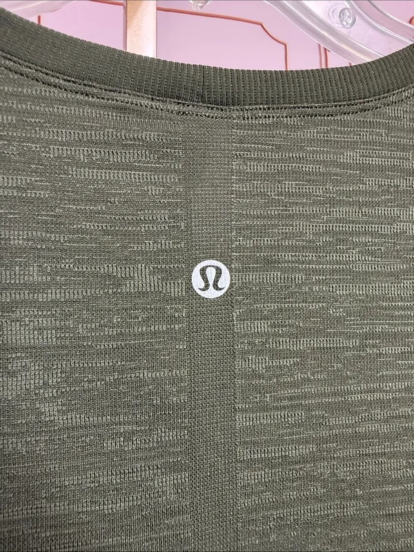 Lululemon Swiftly Relaxed Long Sleeve Dark Olive / Fatigue Green. Size 4 - Image 5