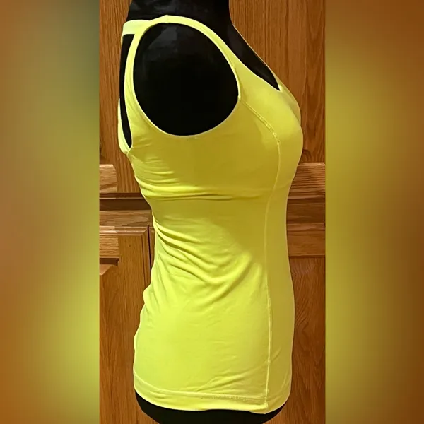 Lululemon Optimal Double Strap Cutout Back Tank Top in Ray‎ Neon Yellow Size 4 - Image 11