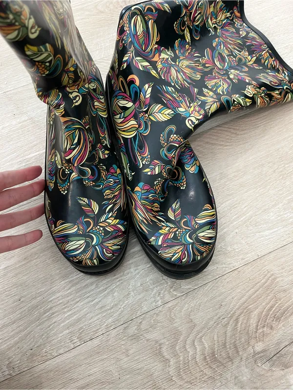 Sakroots Rhythm  Rain Boot - Image 5