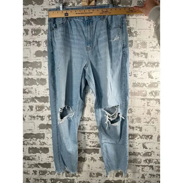 American Eagle | women curvy mom jeans distressed denim - Image 7