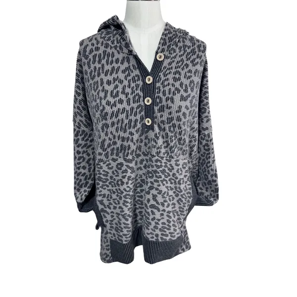 MoCo Boutique Women's S Gray Leopard Hoodie Sweatshirt Button Front Ribbed Trim‎ - Image 3