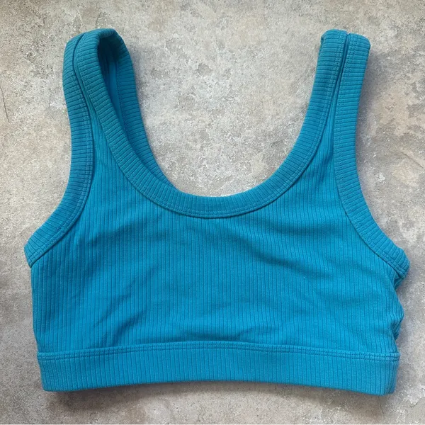 ALO Yoga Wellness Bra in Blue Splash Size Small Ribbed - Image 2