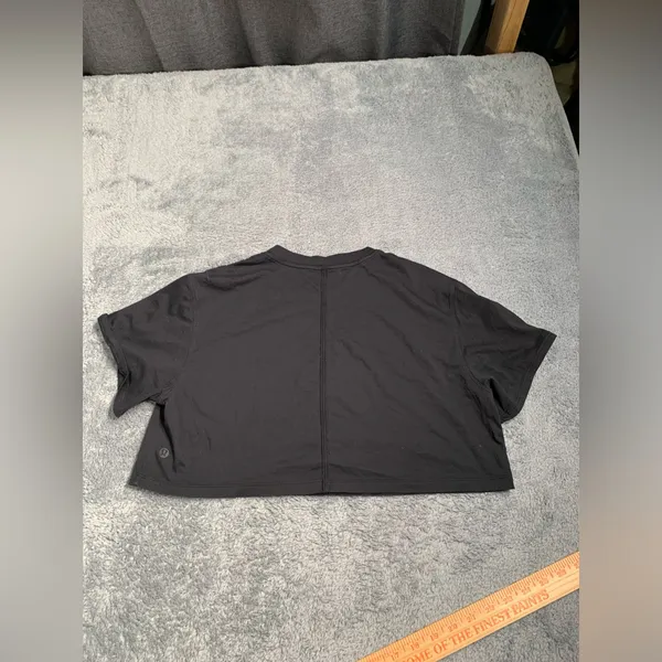 Lululemon Black Women's Crop Top - Image 6