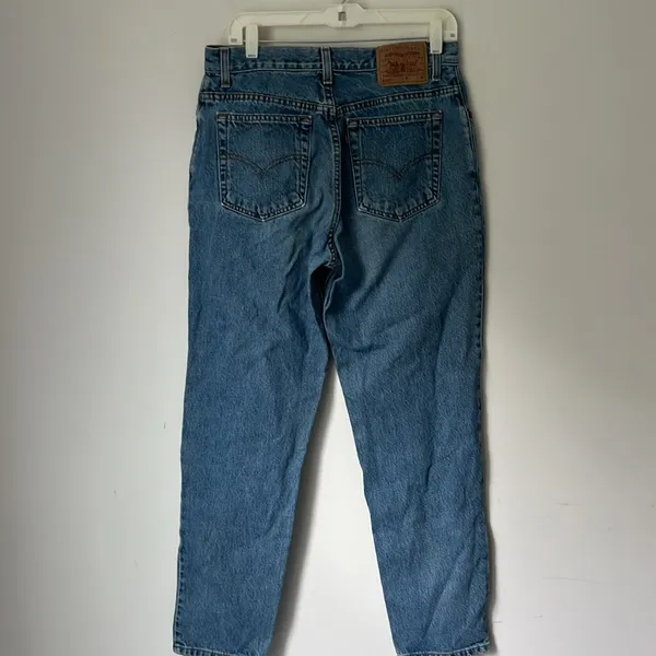 Y2K 00’s Levi’s Women’s High Waist Relaxed Fit Mom‎ Jeans 💙 - Image 4