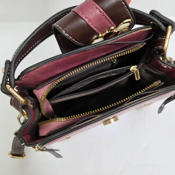 Chic Bumblebee Faux‎ Leather Handbag / Crossbody - Image 7