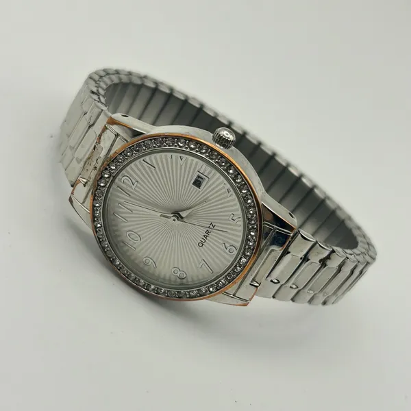 Accutime Silver-tone Crystal Bezel Women’s Watch Working New Battery - Image 4