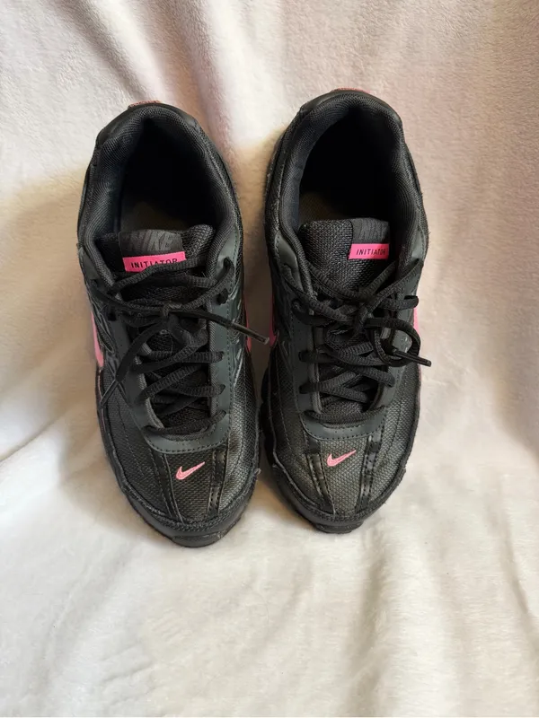 Nike Initiator Black Dark Smoke Grey Pink Spell Womens Running Shoes 8.5 - Image 2