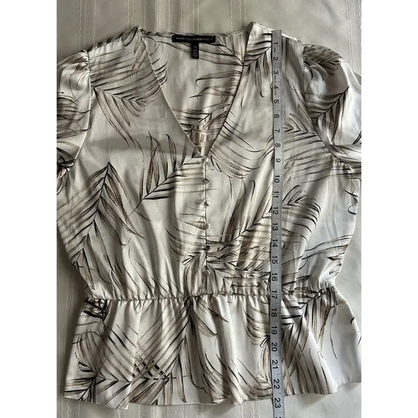 White House | Black Market Satin Feel Peplum Blouse Palm Print Bell Sleeve Boho Coastal Ivory Size M - Image 10