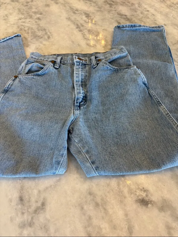 Wrangler Light Blue High-Rise Straight Jeans - Image 6