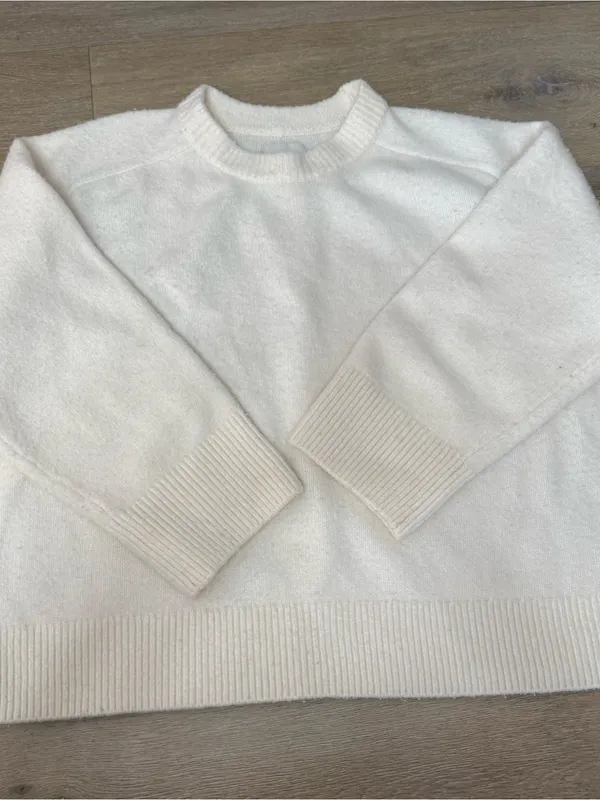 Abercrombie and Fitch Classic Crewneck Sweater - Cream - Image 2