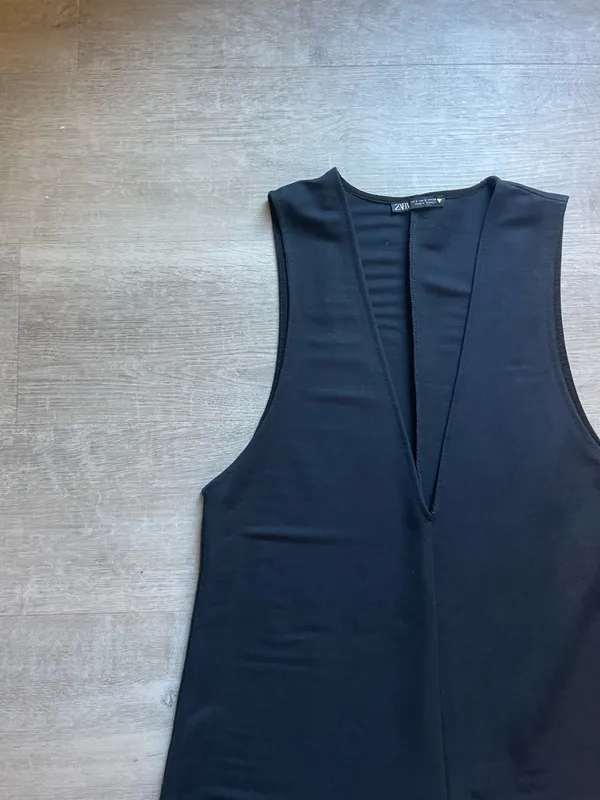 Zara Sleeveless Deep V Black Romper Size S - Image 4