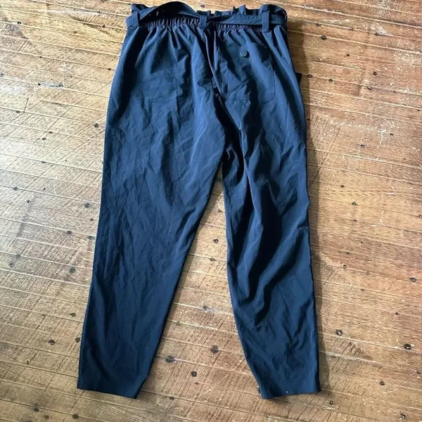 Athleta lightweight paperbag black Athleisure 12 pants - Image 3