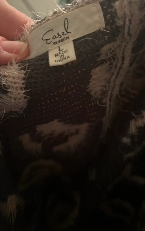Easel Boutique sweater - Image 6