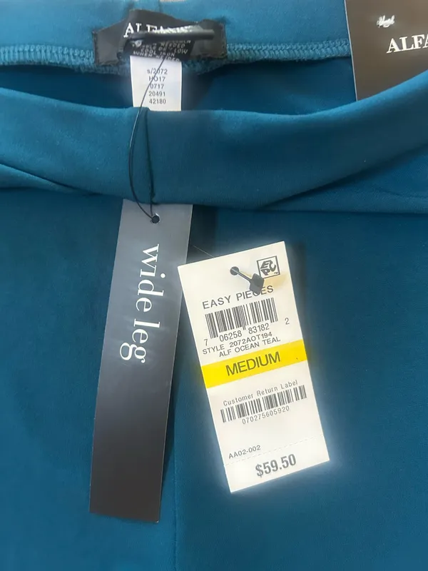 NWT Women’s Alfani Ocean Teal Wide Leg Pants Size Medium - Image 4