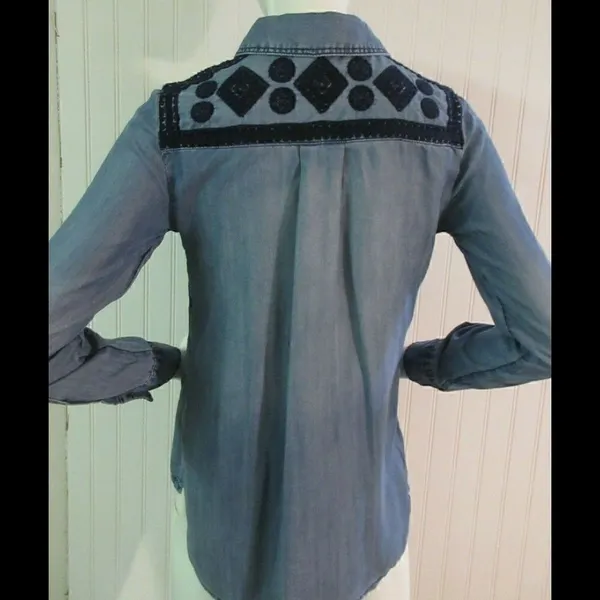 Anthropologie blouse by Holding Horses XS - Image 2