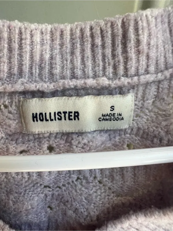 Hollister Light Lavender Lace-Pattern V-Neck Sweater - Image 6