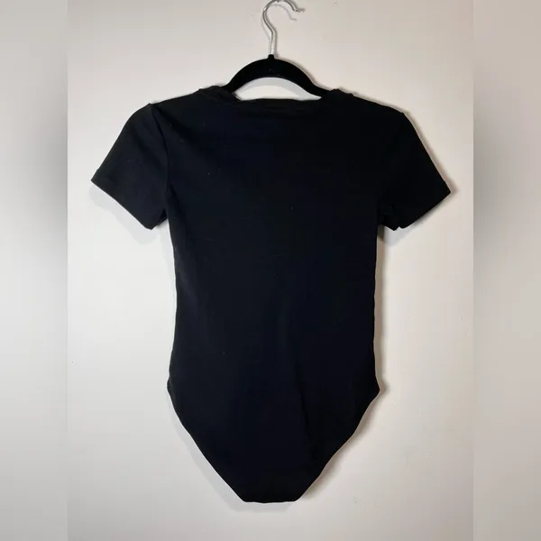 MANGOPOP Short Sleeve Crewneck T-Shirt Black One Piece Bodysuit Women’s S EUC - Image 4