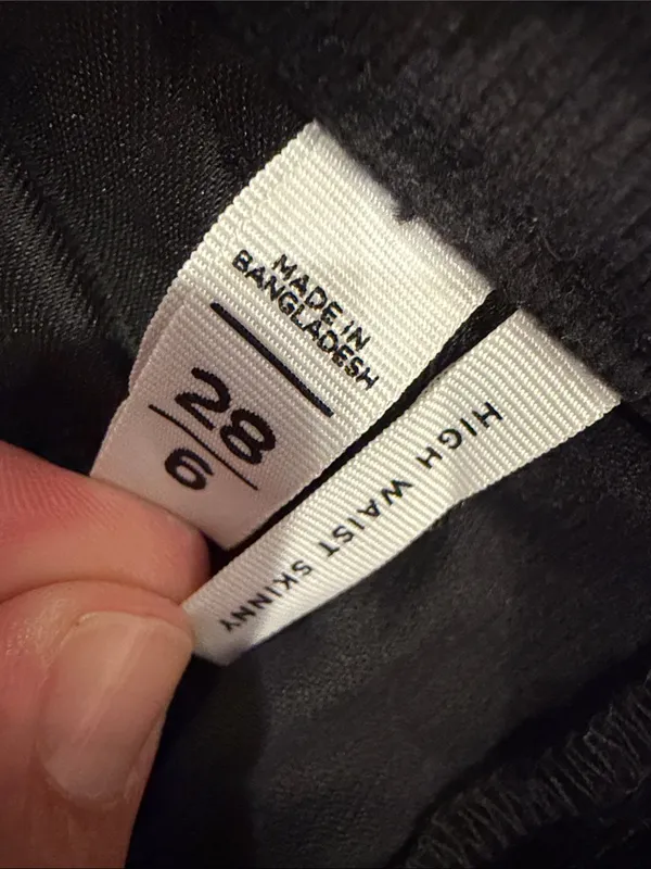 Loft Black Corduroy High Rise Skinny Jean Size 28/6 - C54-126 - Image 4