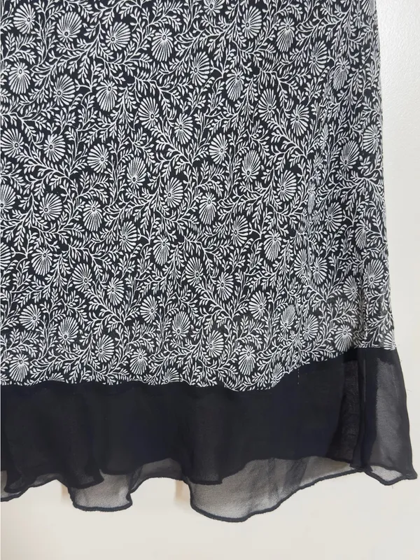 American Vintage Y2K Black Floral Sheer Hem Skirt knee length Indie / Soft Girl - Image 4