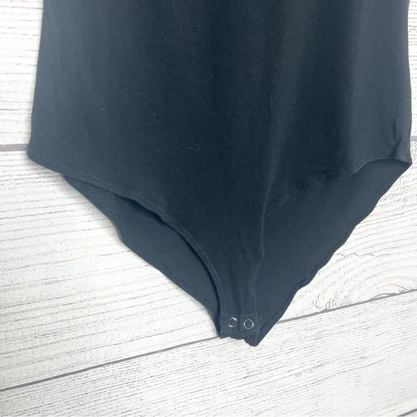 Forever 21 Black Short Sleeve Bodysuit Size Medium - Image 4