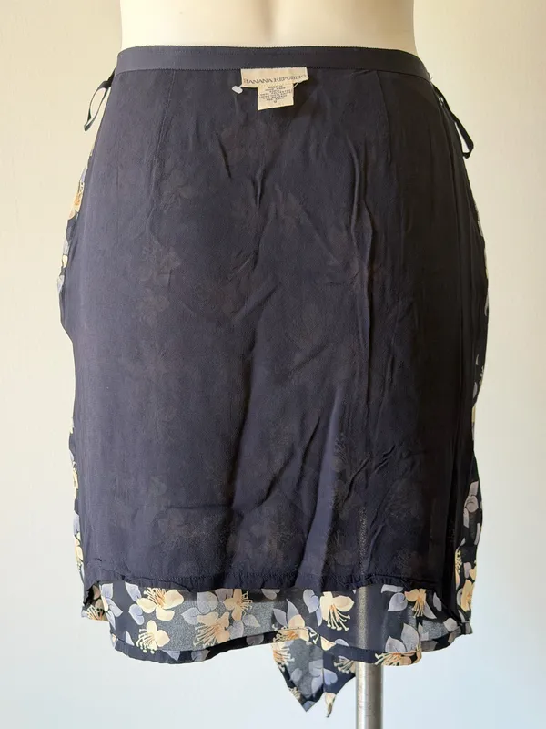 Banana Republic Vintage Floral Asymmetric Wrapped S - Image 8