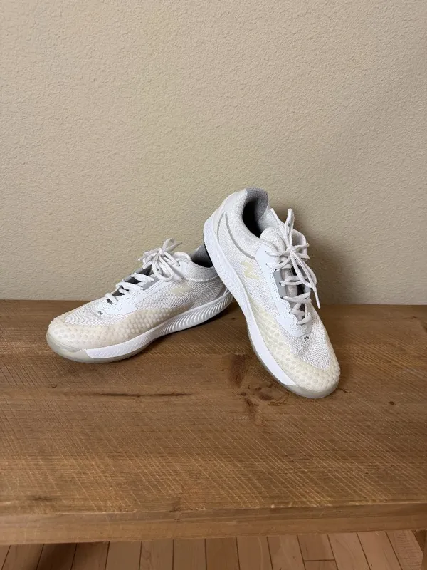 New Balance Women's FuelCell 996v6 court shoes in white & black Size 8 - Image 2