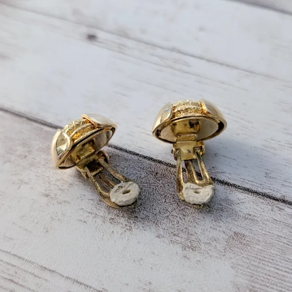 Vintage Clip On Earrings 5/8" Stylish Gold Tone with Design - Image 6