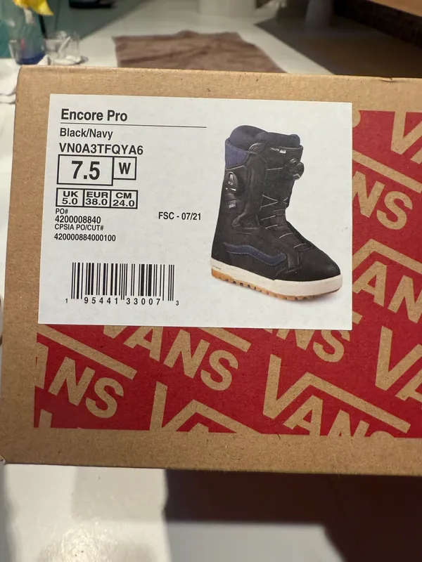 Vans Encore Pro Snowboard Boots - Image 2