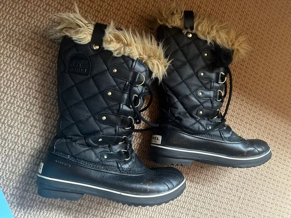 Sorel Joan of Arc classic winter boots size 10 black faux fur - Image 3