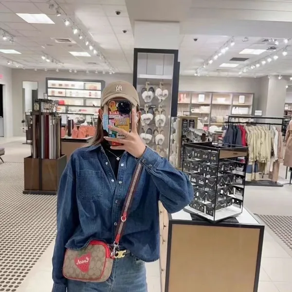 coach Mini Jamie Camera Bag In Signature Canvas With Wild Strawberry ch351 - Image 5