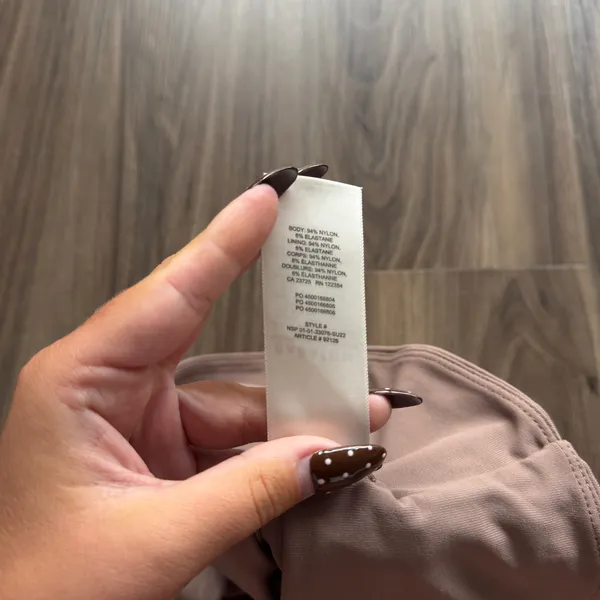 Aritzia Babaton Tank Top - Image 4