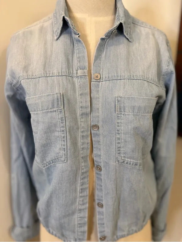 Abercrombie & Fitch Light Blue Denim Shirt tie at bottom - XS - Image 2