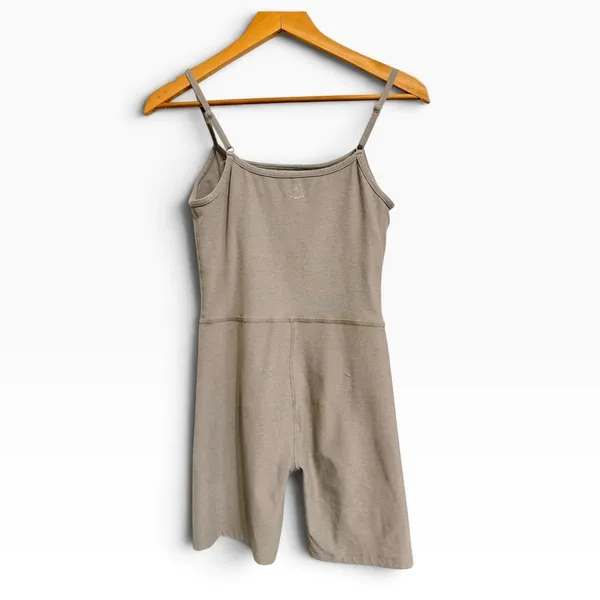 Beyond Yoga Spacedye Keep pace biker Romper Beige Athletic Athleisure Medium - Image 7
