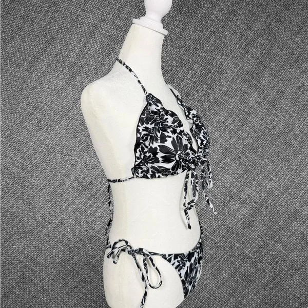 Black And White Floral Tie - Image 3