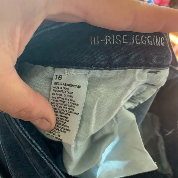 American Eagle dark wash 16 mom hi-rise normcore jeggings - Image 2