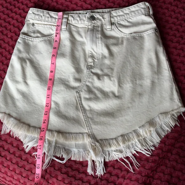 We The Free Twenty Nine Denim Skirt Size 29 Ivory White Frayed Raw Hem 100% Cotton - Image 7