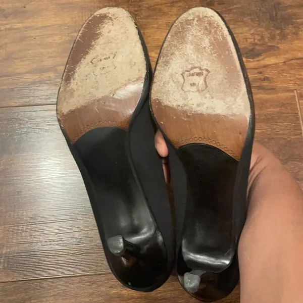 Stuart Weitzman black round toe heels - Image 8