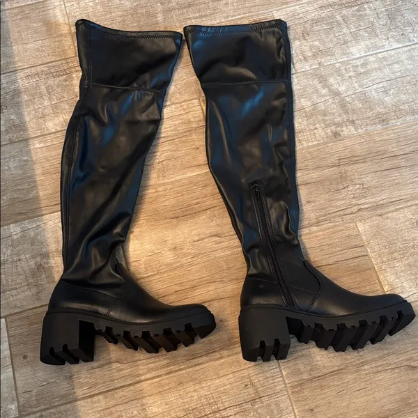 Black Lug Sole Over - Image 3
