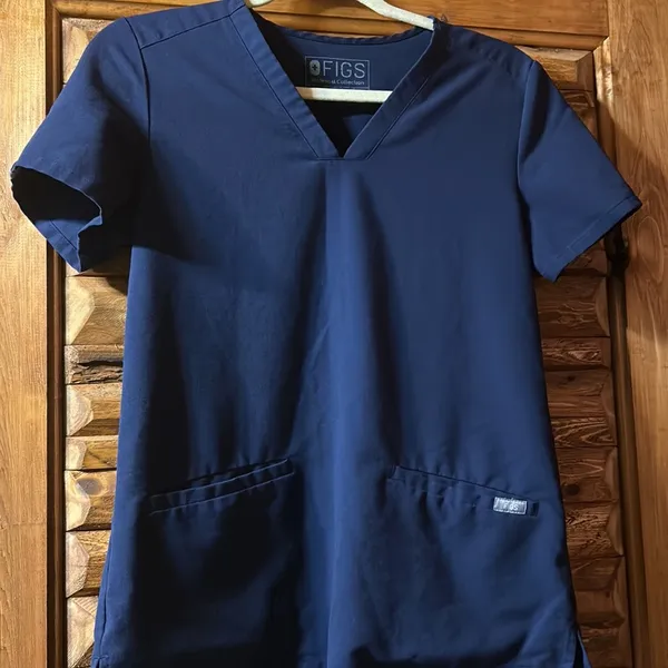 FIGS Casma 3 pocket scrub top - Image 2