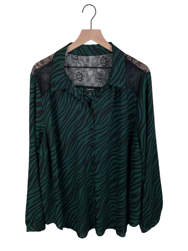 Torrid Georgette Lace Trim Drop Leopard Green Print Long Sleeve Blouse Size 3X - Image 3