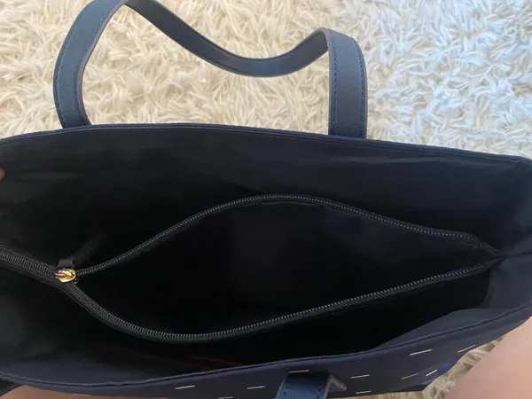 Tommy Hilfiger Purse - Image 5