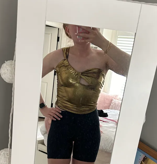 Micas Metallic One Shoulder Top - Image 2